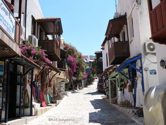 Kas+-Unzun+Carsi-558w